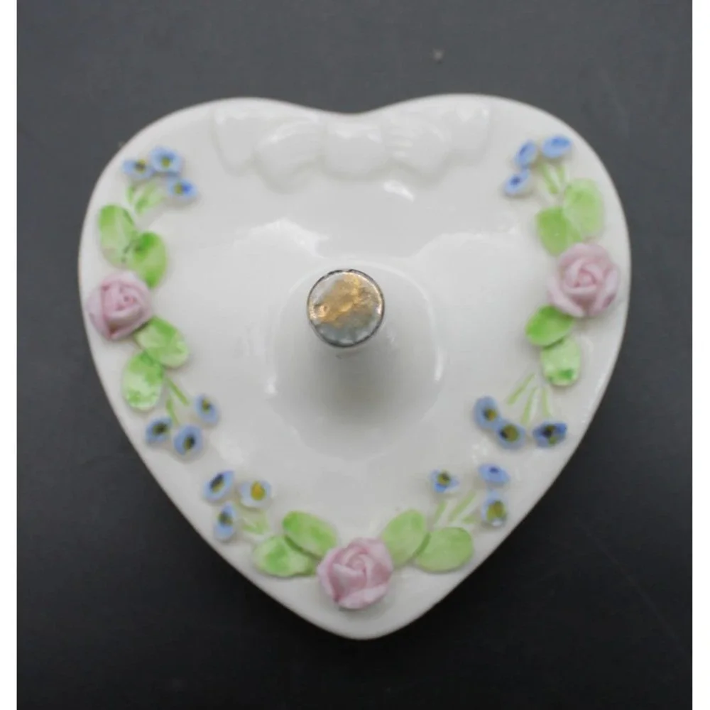 Vintage Heart Shaped Ring Holder Trinket Dish 3D Floral Porcelain Jewelry Stand